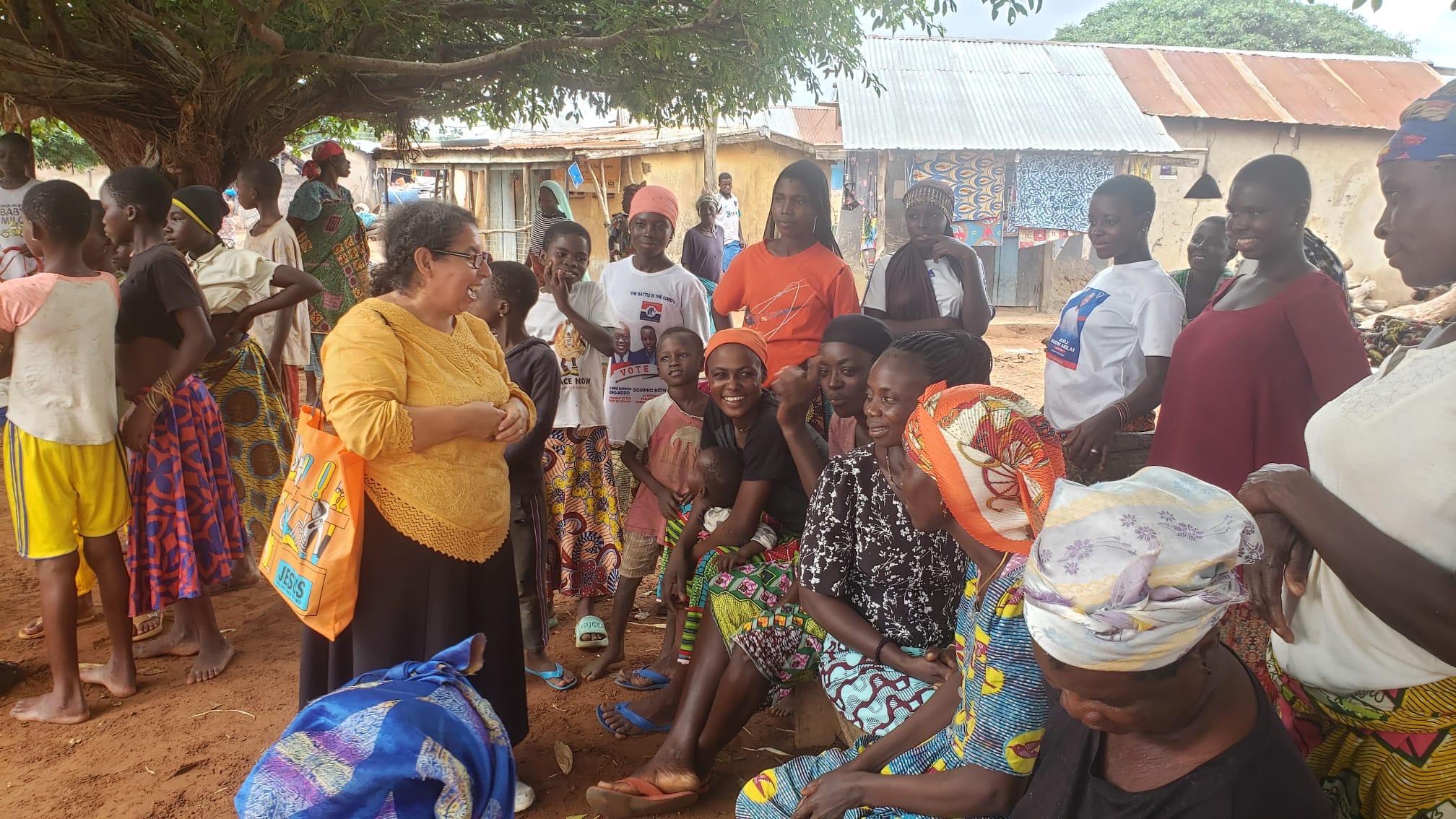Smiling kids at Dorcas event