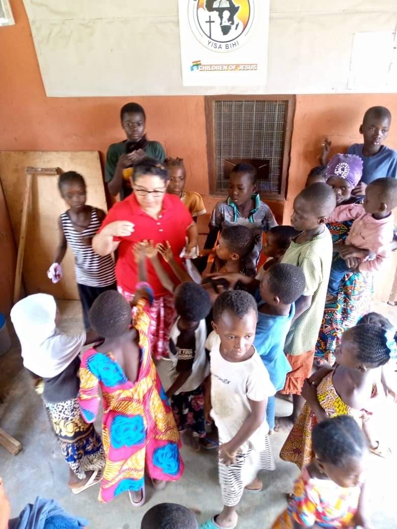 Smiling kids at Dorcas event