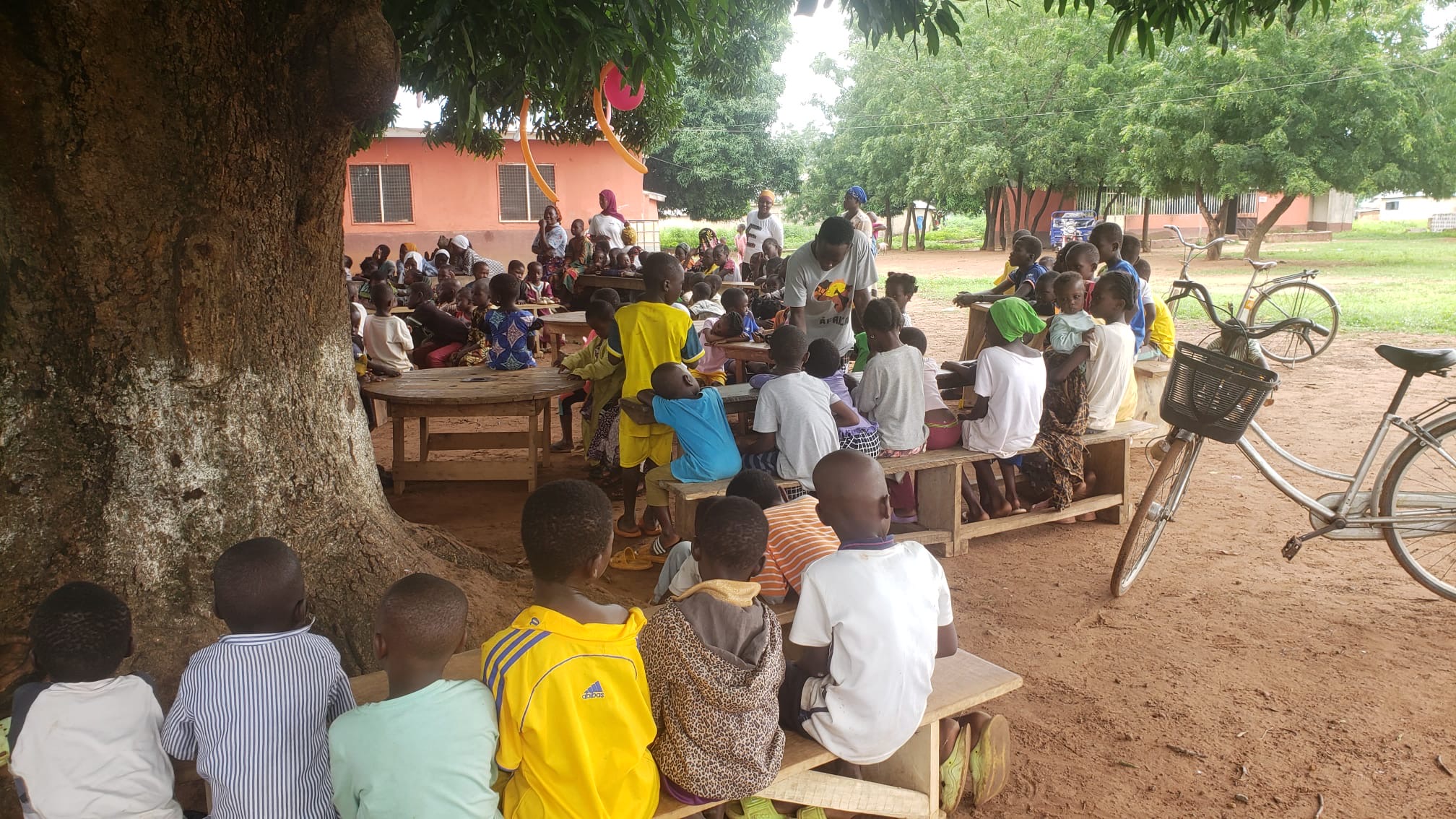 Smiling kids at Dorcas event